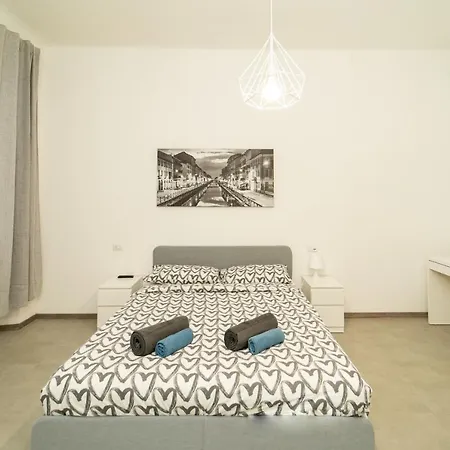 Luxury Front Navigli Apartment *