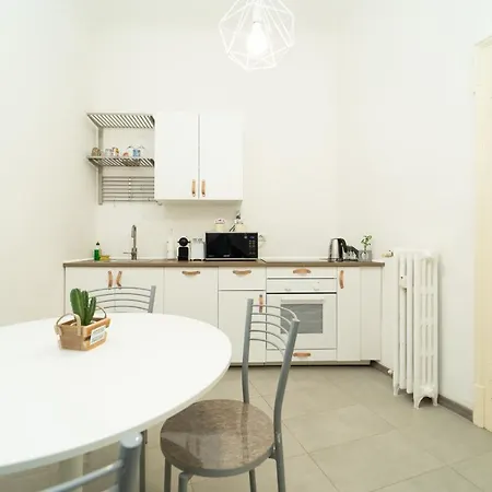 Luxury Front Navigli * Milaan